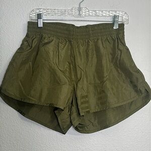 Adidas x Ivy Park Women’s Size Large Green Nylon Athletic Running Gym Shorts